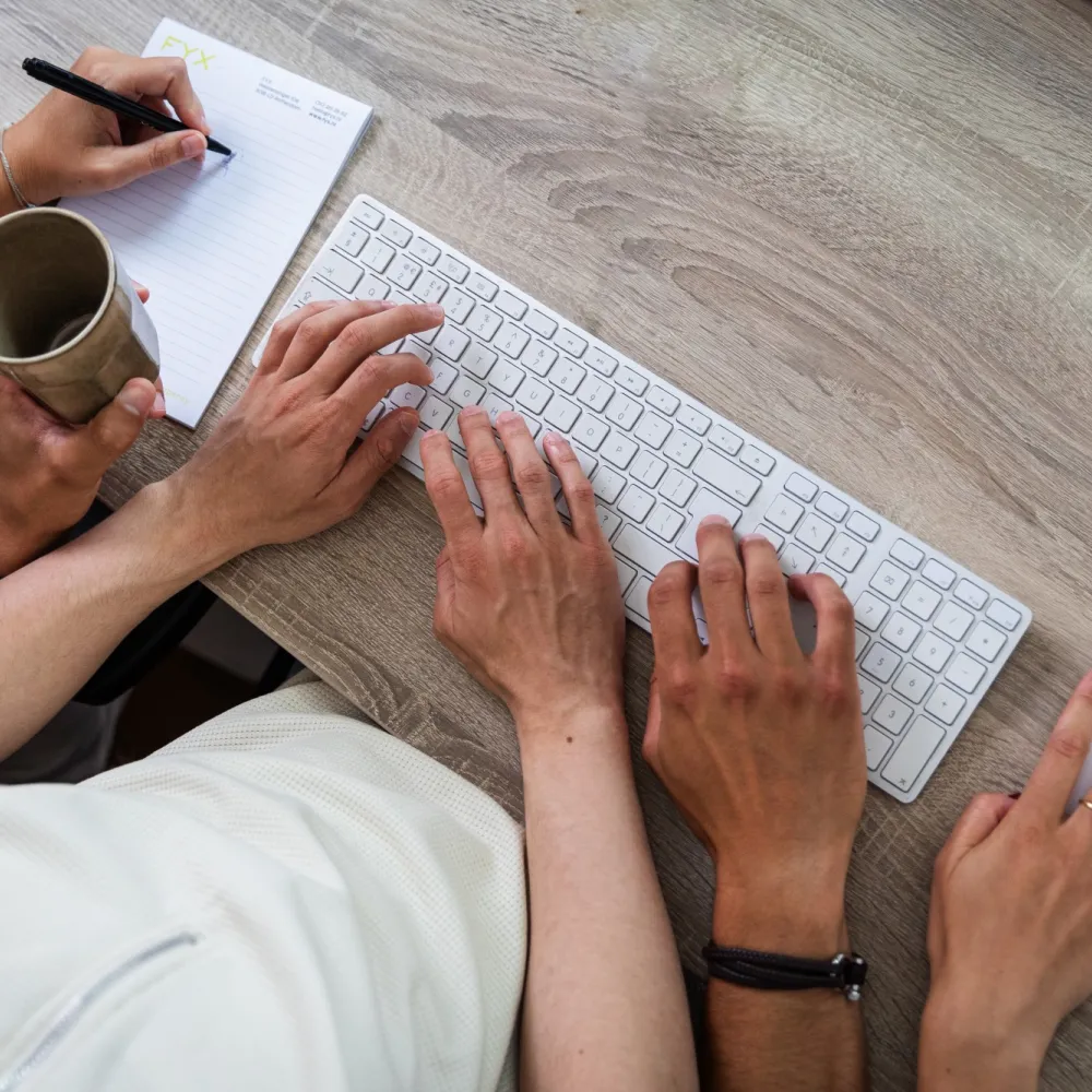 Vele handen maken licht werk 1